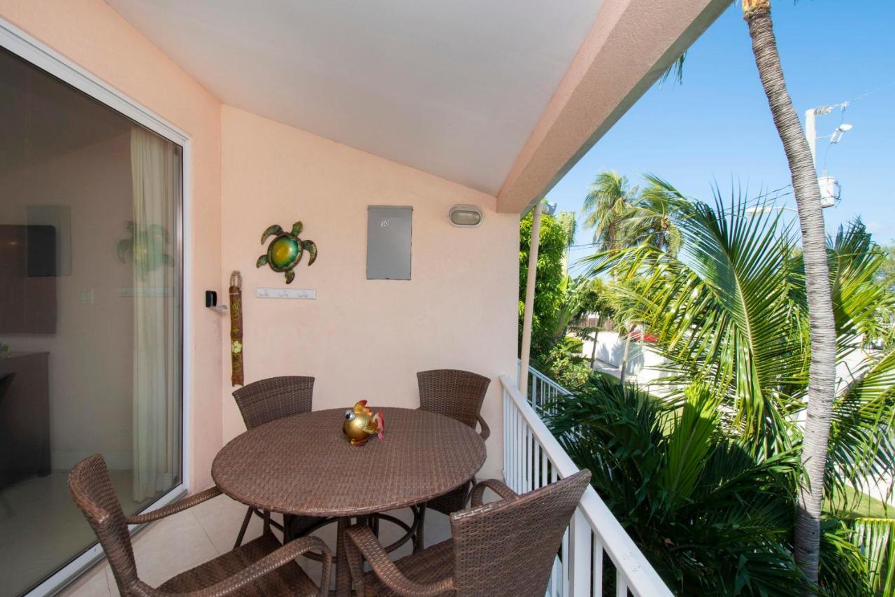 Beach Living At Island Pine Villas Blaw George Town Ngoại thất bức ảnh