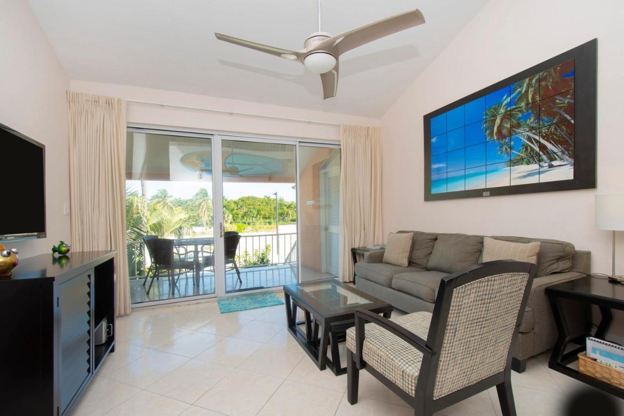 Beach Living At Island Pine Villas Blaw George Town Ngoại thất bức ảnh