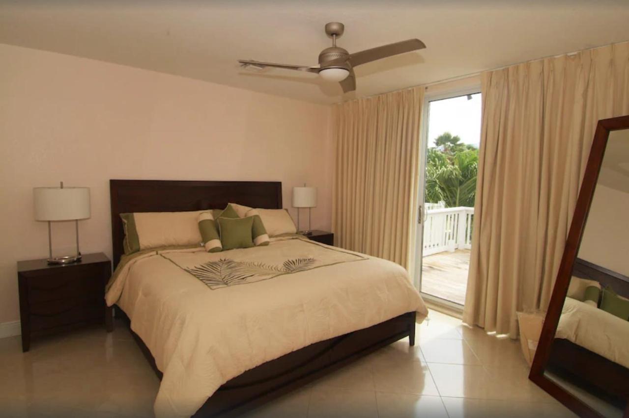 Beach Living At Island Pine Villas Blaw George Town Ngoại thất bức ảnh